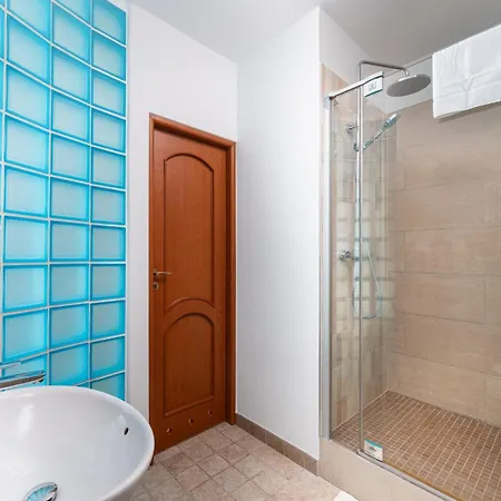 Saska Kepa Cosy By Bookinghost *